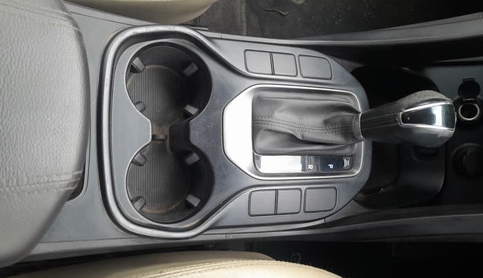2014 Hyundai Santa Fe 4 WD AT, Diesel, Automatic, 90,566 km, Gear Lever