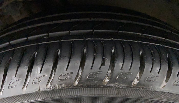 2020 KIA SONET GTX PLUS DCT 1.0, Petrol, Automatic, 16,894 km, Left Front Tyre Tread