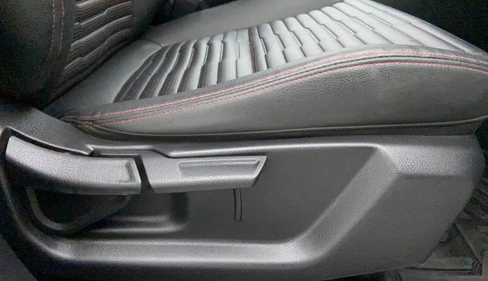 2020 KIA SONET GTX PLUS DCT 1.0, Petrol, Automatic, 16,894 km, Driver Side Adjustment Panel