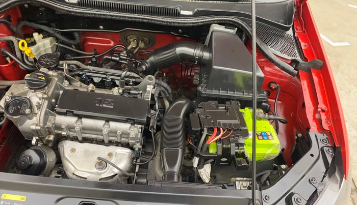 2016 Volkswagen Polo COMFORTLINE 1.2L, Petrol, Manual, 70,511 km, Engine View - Left