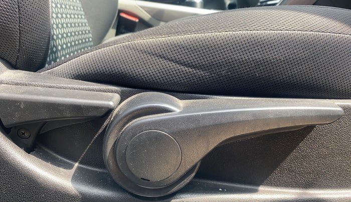 2019 Tata NEXON XZ PLUS PETROL, Petrol, Manual, 19,173 km, Driver Side Adjustment Panel