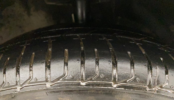 2018 Maruti Dzire ZXI, Petrol, Manual, 48,614 km, Right Front Tyre Tread