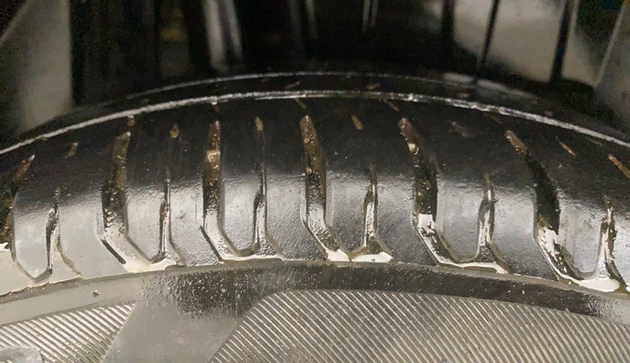2018 Maruti Dzire ZXI, Petrol, Manual, 48,614 km, Right Rear Tyre Tread