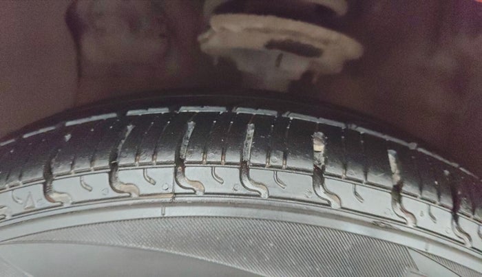 2018 Hyundai Grand i10 MAGNA AT 1.2 KAPPA VTVT, Petrol, Automatic, 38,209 km, Left Front Tyre Tread