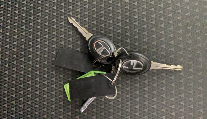 2018 Tata TIGOR XM PETROL, Petrol, Manual, 23,743 km, Key Close Up