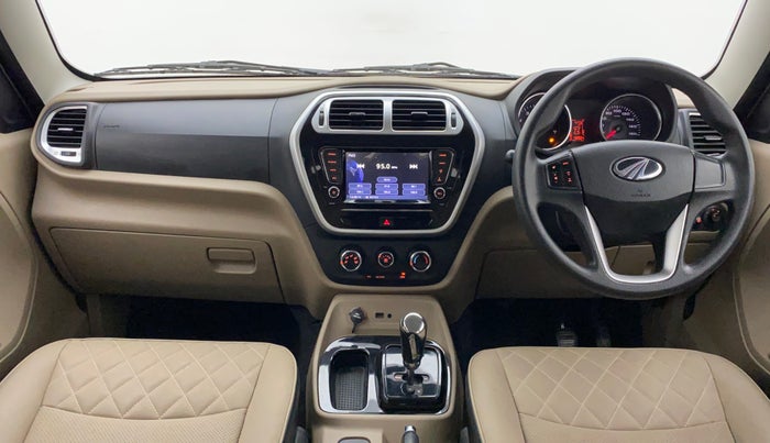 2018 Mahindra TUV300 T10 AMT DUAL TONE, Diesel, Automatic, 49,269 km, Dashboard
