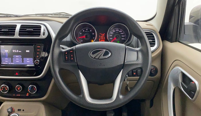 2018 Mahindra TUV300 T10 AMT DUAL TONE, Diesel, Automatic, 49,269 km, Steering Wheel Close Up