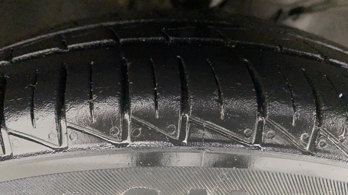 2021 Maruti Alto LXI CNG, CNG, Manual, 29,398 km, Right Front Tyre Tread