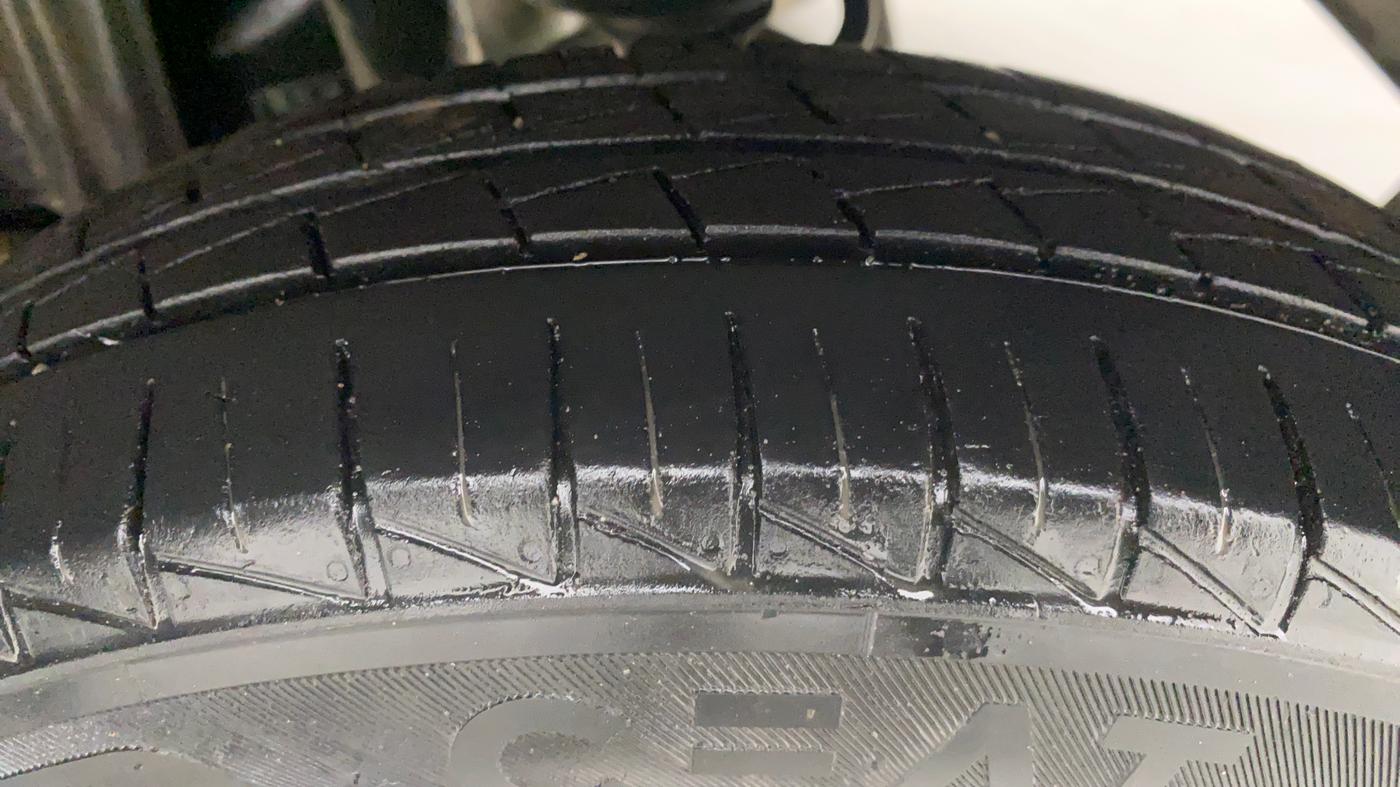 2021 Maruti Alto LXI CNG, CNG, Manual, 29,398 km, Left Rear Tyre Tread