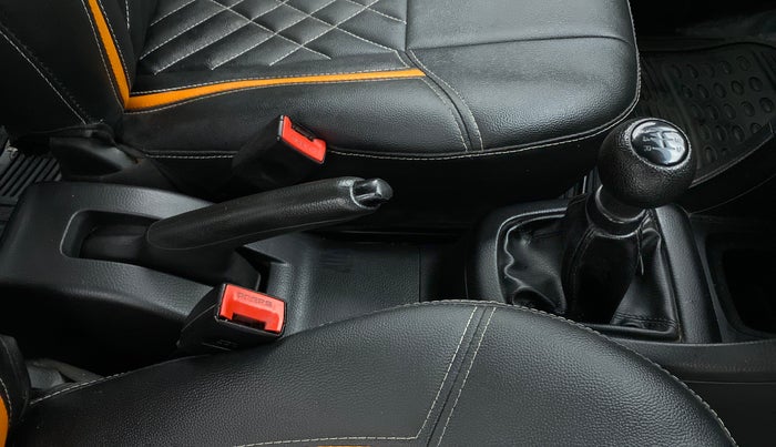 2015 Maruti Swift VDI, Diesel, Manual, 1,83,441 km, Gear Lever