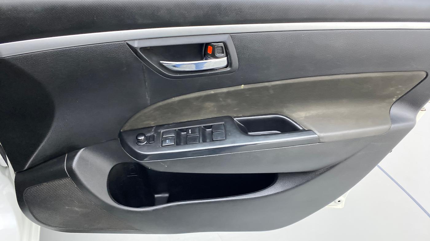 2015 Maruti Swift VDI, Diesel, Manual, 1,83,441 km, Driver Side Door Panels Controls