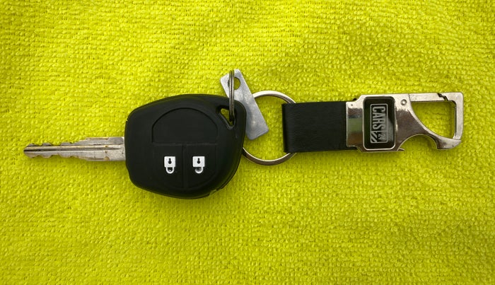 2015 Maruti Swift VDI, Diesel, Manual, 1,83,441 km, Key Close-up