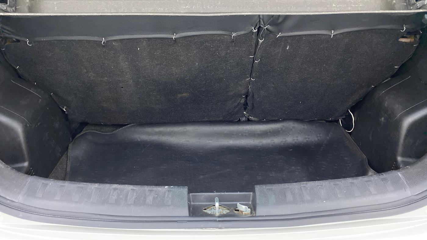 2015 Maruti Swift VDI, Diesel, Manual, 1,83,441 km, Boot Inside View