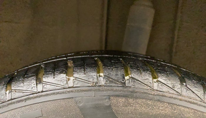 2021 Renault Kwid RXT 1.0 (O), Petrol, Manual, 36,999 km, Left Rear Tyre Tread