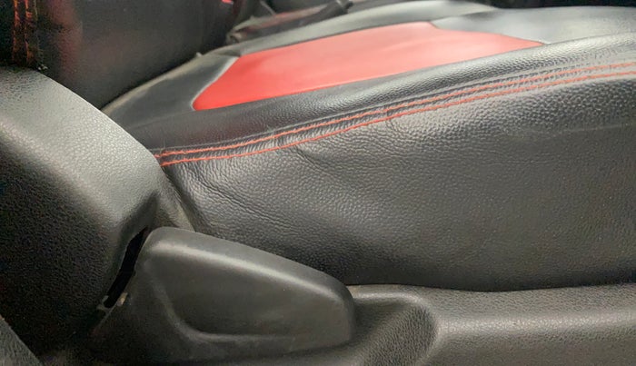 2021 Renault Kwid RXT 1.0 (O), Petrol, Manual, 36,999 km, Driver Side Adjustment Panel