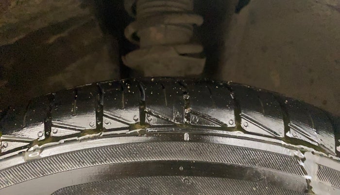 2021 Renault Kwid RXT 1.0 (O), Petrol, Manual, 36,999 km, Right Front Tyre Tread