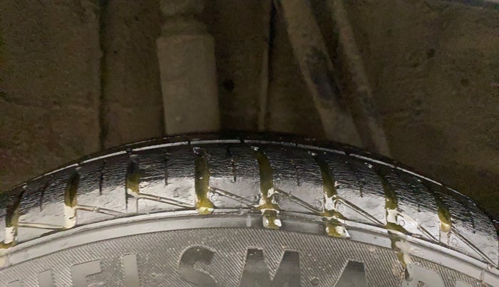 2021 Renault Kwid RXT 1.0 (O), Petrol, Manual, 36,999 km, Right Rear Tyre Tread