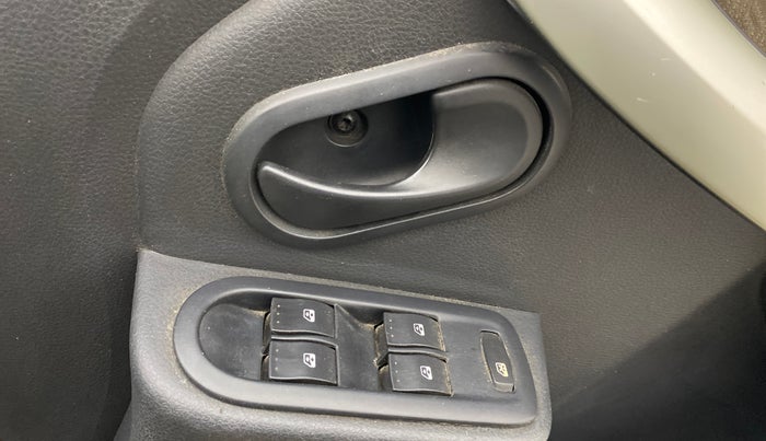 2014 Renault Duster 85 PS RXL DIESEL, Diesel, Manual, 1,08,474 km, Driver Side Door Panels Control