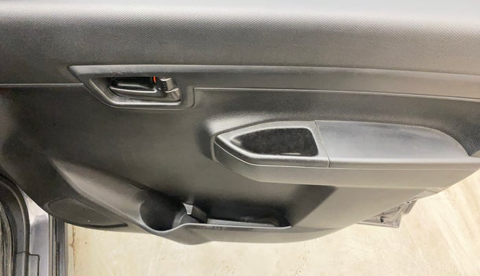 2019 Maruti S PRESSO VXI+, Petrol, Manual, 39,622 km, Driver Side Door Panels Control