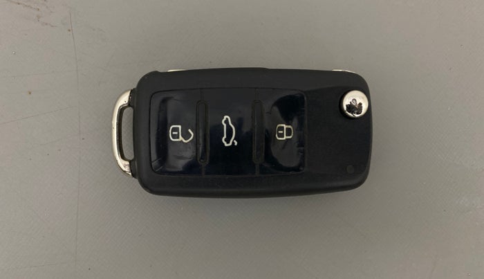 2020 Volkswagen Vento HIGHLINE PLUS 1.0L TSI AT, Petrol, Automatic, 92,609 km, Key Close Up