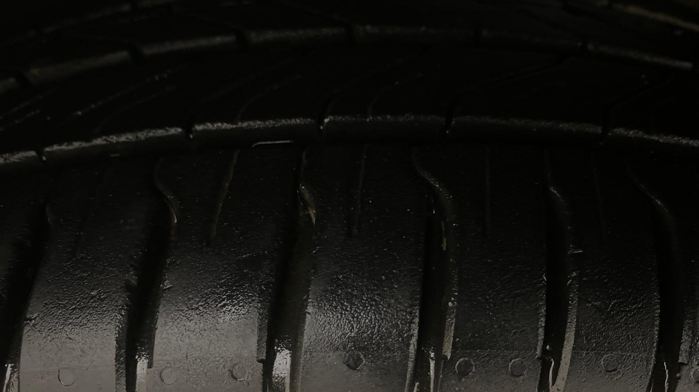2020 Volkswagen Vento HIGHLINE PLUS 1.0L TSI AT, Petrol, Automatic, 92,609 km, Left Front Tyre Tread