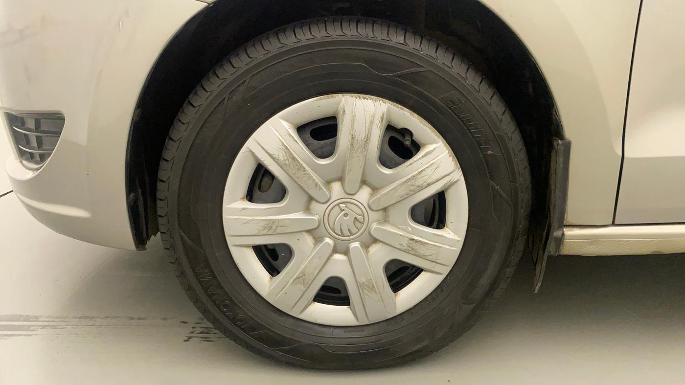 2013 Skoda Rapid ACTIVE 1.6 MPI MT PLUS, Petrol, Manual, 48,095 km, Left Front Wheel