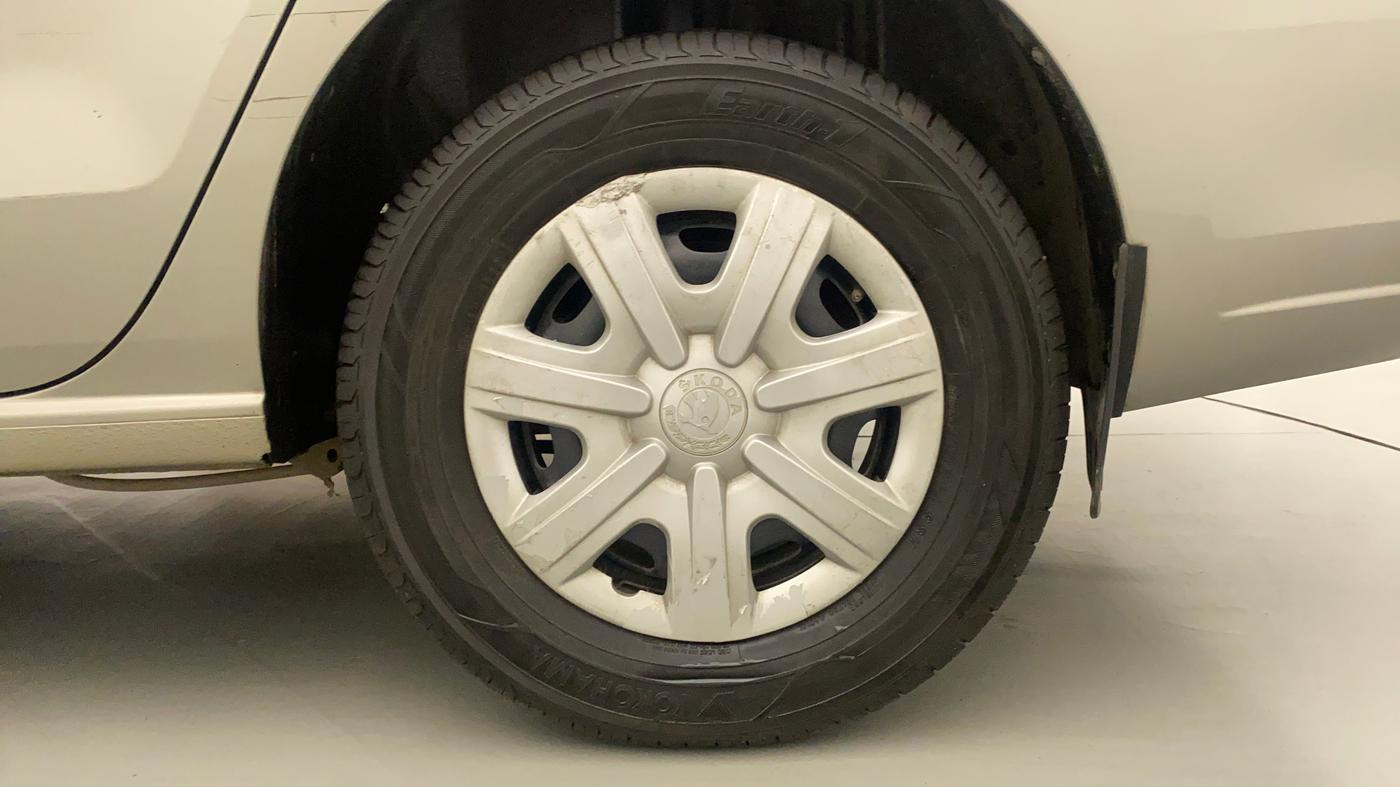 2013 Skoda Rapid ACTIVE 1.6 MPI MT PLUS, Petrol, Manual, 48,095 km, Left Rear Wheel