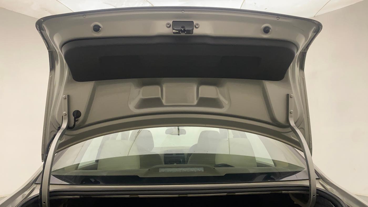 2013 Skoda Rapid ACTIVE 1.6 MPI MT PLUS, Petrol, Manual, 48,095 km, Boot Door Open