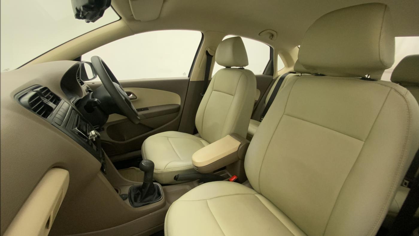 2013 Skoda Rapid ACTIVE 1.6 MPI MT PLUS, Petrol, Manual, 48,095 km, Right Side Front Door Cabin