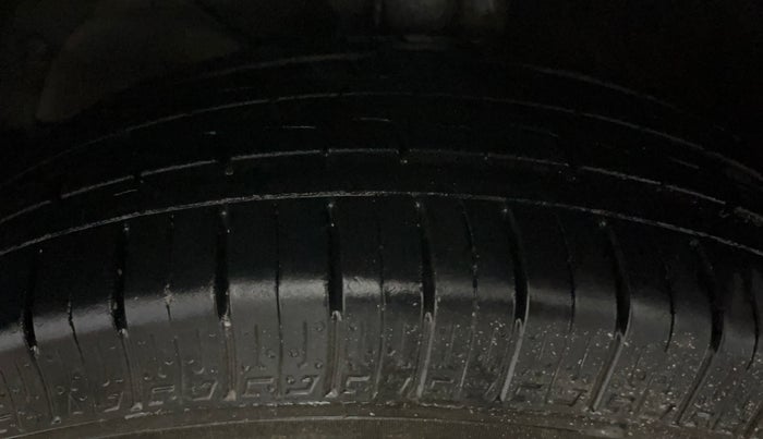 2021 Maruti Baleno DELTA PETROL 1.2, Petrol, Manual, 75,742 km, Left Front Tyre Tread