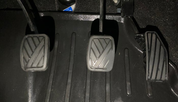 2021 Maruti Baleno DELTA PETROL 1.2, Petrol, Manual, 75,742 km, Pedals