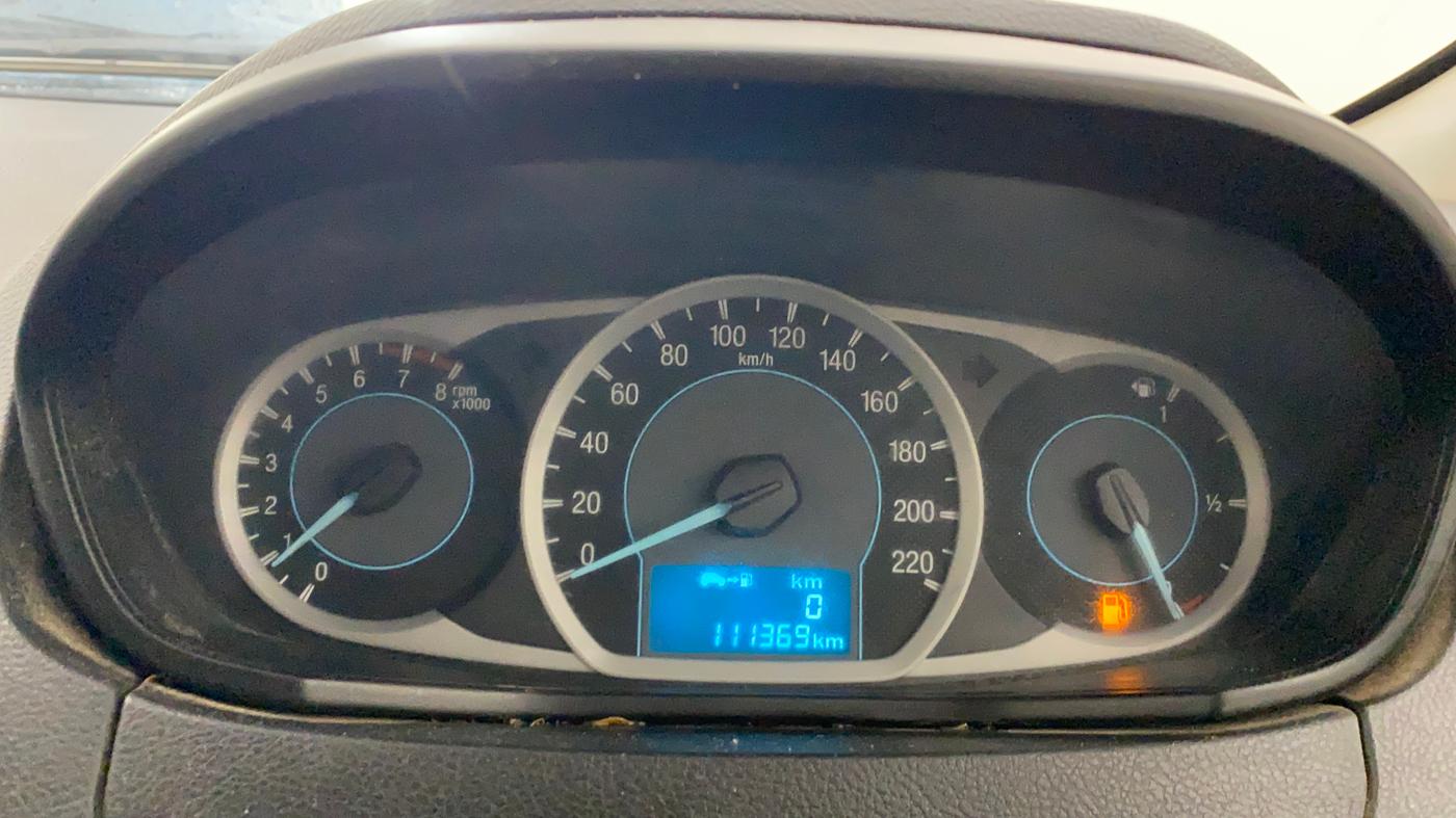 2016 Ford New Figo TREND 1.2 PETROL, Petrol, Manual, 1,13,126 km, Odometer Image