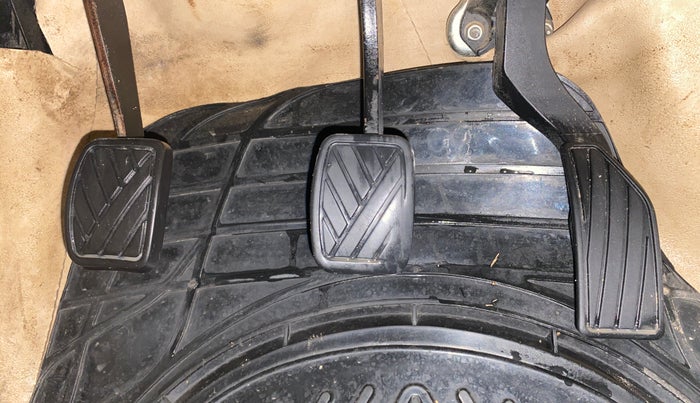 2014 Maruti Swift Dzire VXI, Petrol, Manual, 1,26,963 km, Pedals