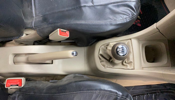 2014 Maruti Swift Dzire VXI, Petrol, Manual, 1,26,963 km, Gear Lever