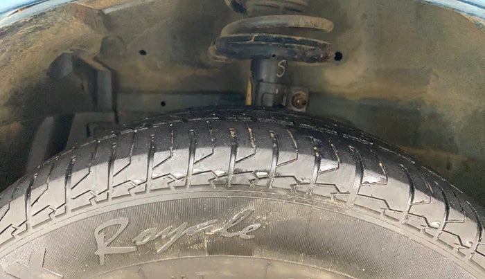 2014 Maruti Swift Dzire VXI, Petrol, Manual, 1,26,963 km, Left Front Tyre Tread