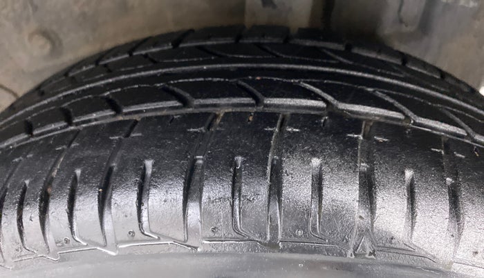 2013 Toyota Etios G, Petrol, Manual, 79,494 km, Left Rear Tyre Tread