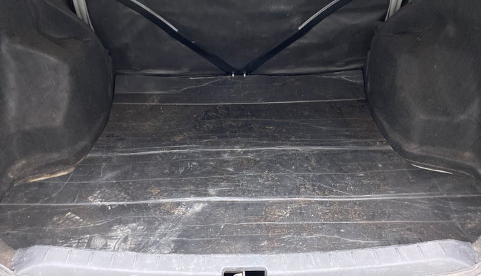 2013 Toyota Etios G, Petrol, Manual, 79,494 km, Boot Inside