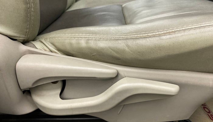 2013 Toyota Etios G, Petrol, Manual, 79,494 km, Driver Side Adjustment Panel