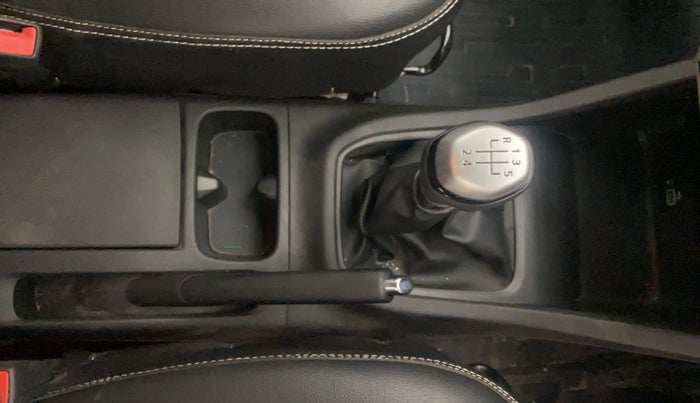 2020 Renault TRIBER RXZ, Petrol, Manual, 15,614 km, Gear Lever