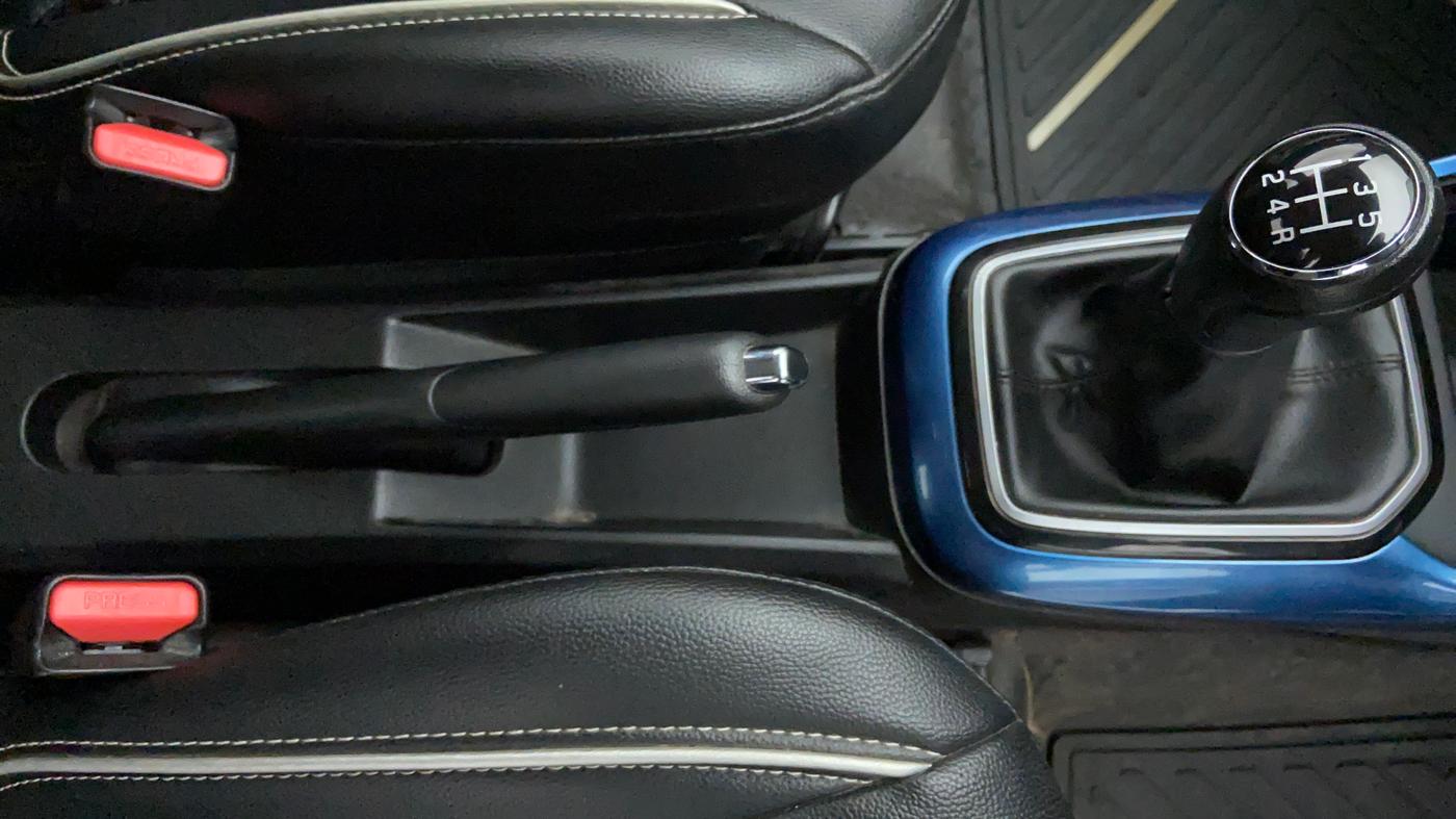 2018 Maruti IGNIS DELTA 1.2 K12, Petrol, Manual, 5,201 km, Gear Lever