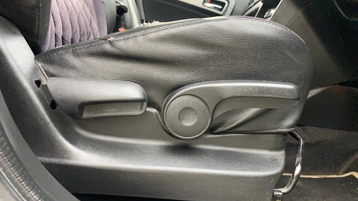 2019 Maruti Vitara Brezza ZDI PLUS AMT, Diesel, Automatic, 1,08,473 km, Driver Side Adjustment Panel