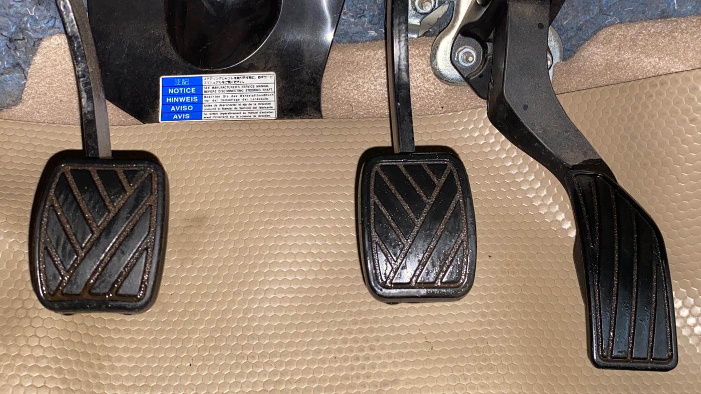 2015 Maruti Swift Dzire ZDI, Diesel, Manual, 37,746 km, Pedals