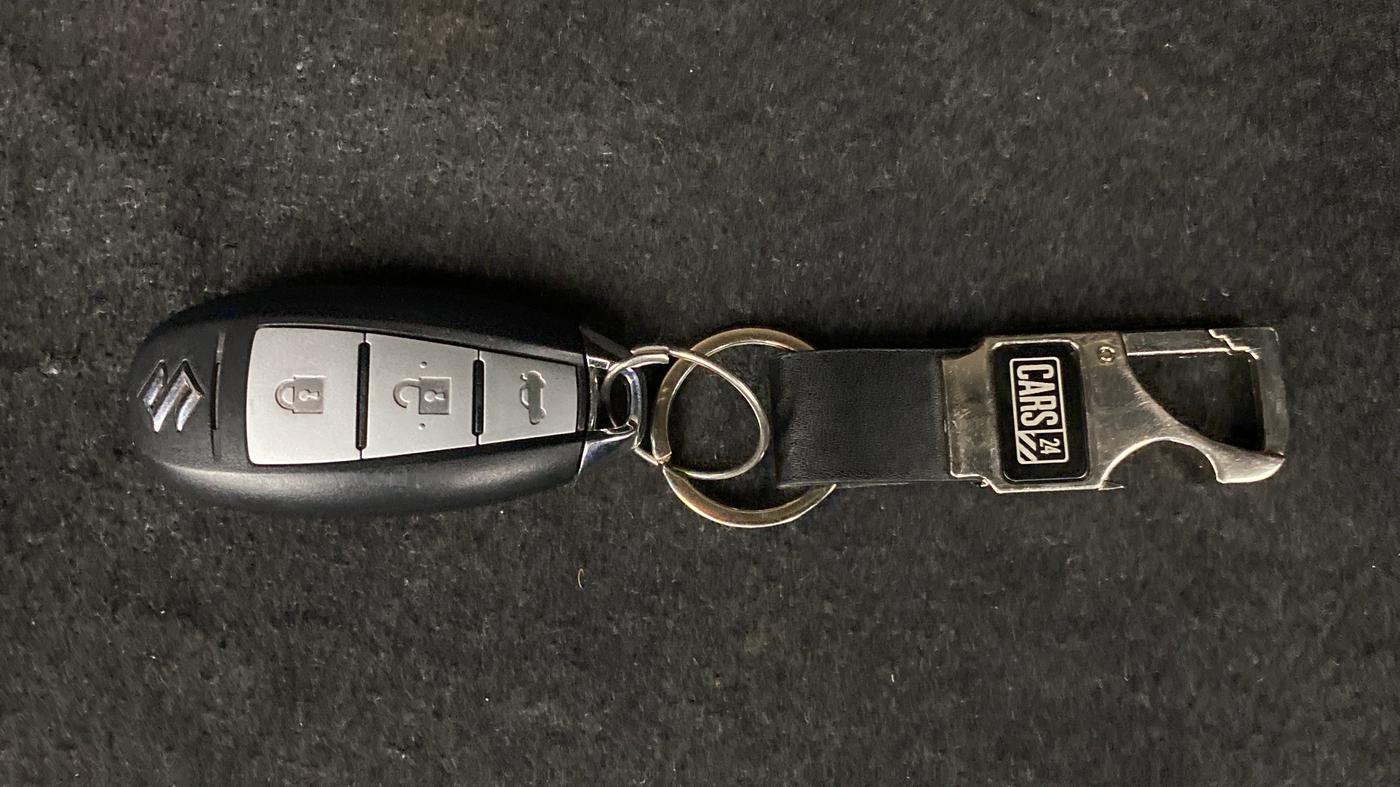 2015 Maruti Swift Dzire ZDI, Diesel, Manual, 37,746 km, Key Close Up