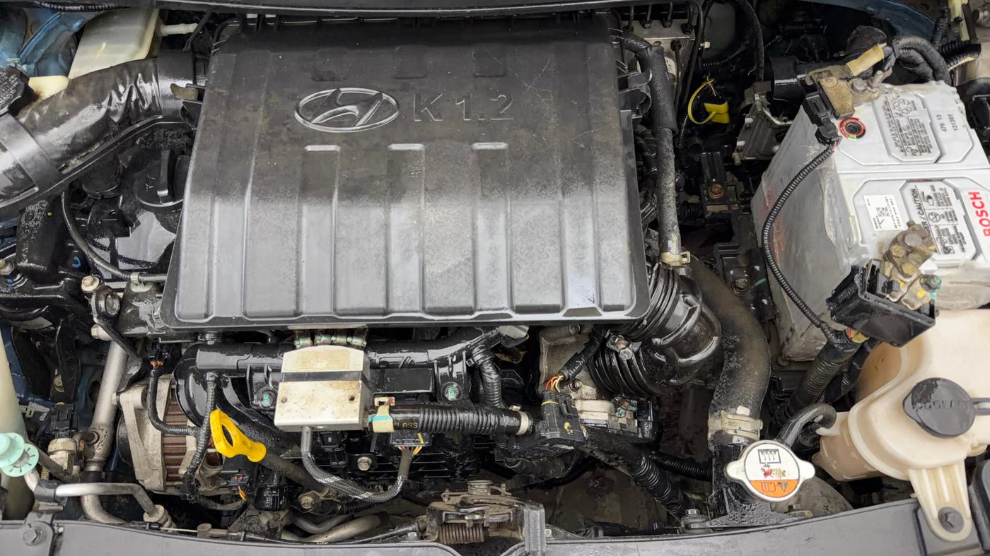 2018 Hyundai Grand i10 SPORTZ 1.2 KAPPA VTVT, CNG, Manual, 1,20,087 km, Engine View