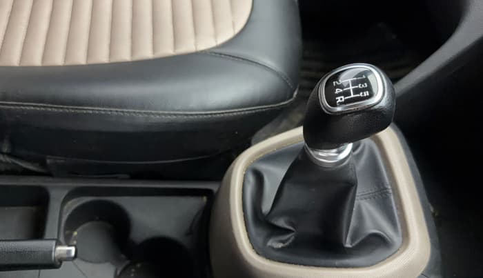 2018 Hyundai Grand i10 SPORTZ 1.2 KAPPA VTVT, CNG, Manual, 1,20,000 km, Gear Lever