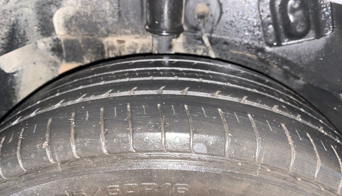 2022 Tata NEXON XM PETROL, Petrol, Manual, 60,326 km, Right Rear Tyre Tread