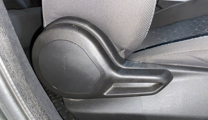 2022 Tata NEXON XM PETROL, Petrol, Manual, 60,326 km, Driver Side Adjustment Panel