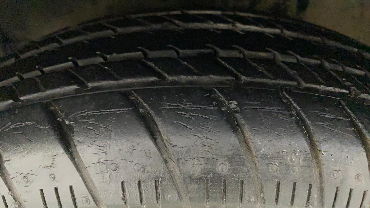 2016 Maruti Celerio ZXI AMT, Petrol, Automatic, 19,759 km, Left Front Tyre Tread