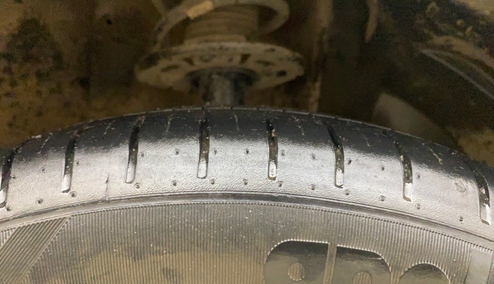 2022 Maruti Baleno ZETA PETROL 1.2, Petrol, Manual, 54,522 km, Right Front Tyre Tread