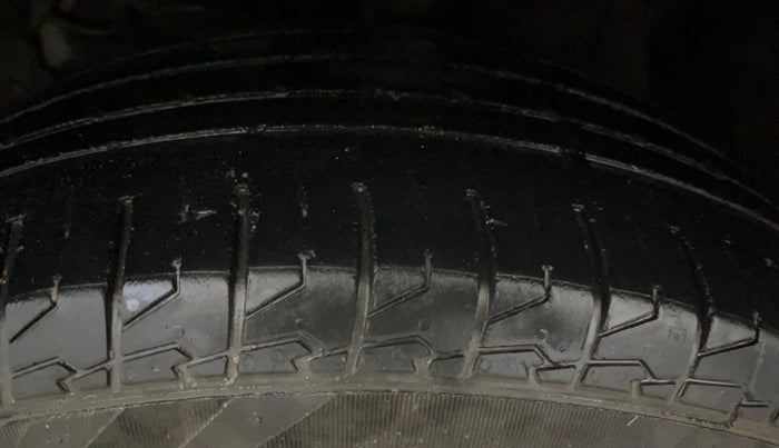 2021 Maruti S Cross DELTA 1.5, Petrol, Manual, 85,389 km, Left Front Tyre Tread